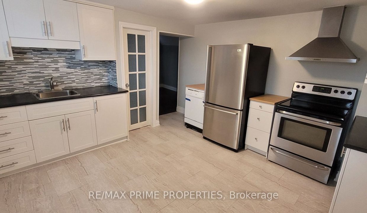 8 Elgin Second Kitchen