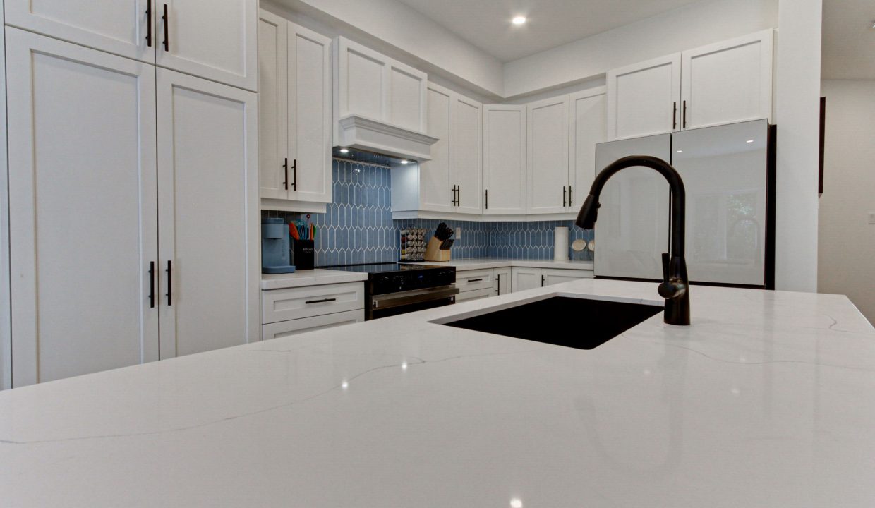 12-web-or-mls-39-scotia-rd